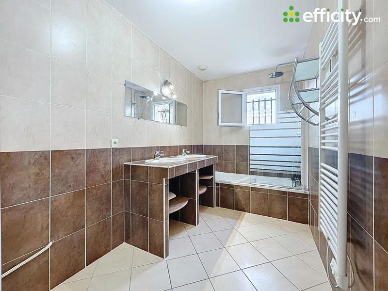 Maison - 103 m² - 5 pièces