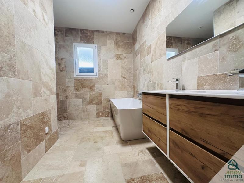 Maison - 99 m² - 5 pièces