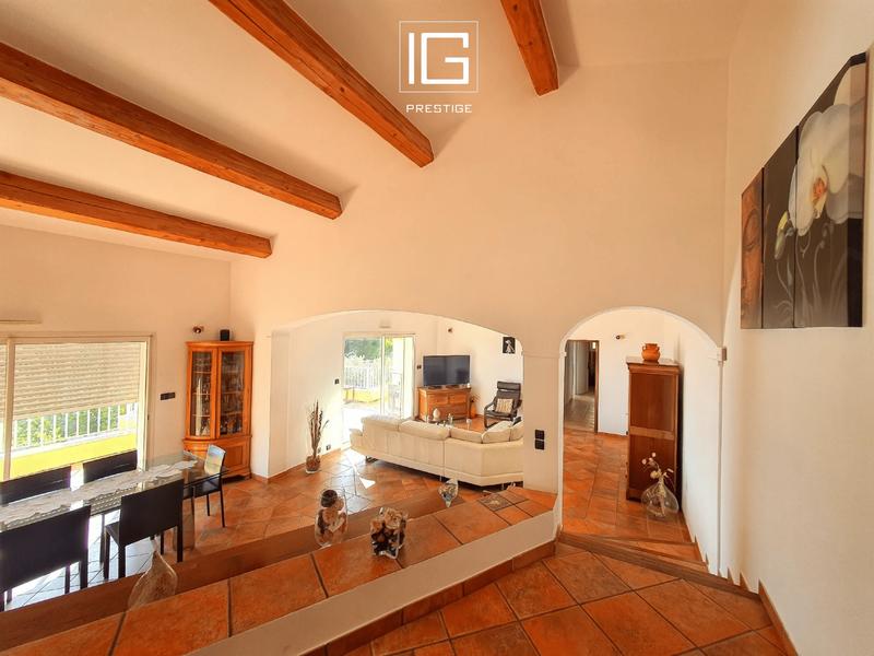 Maison - 311 m² - 10 pièces