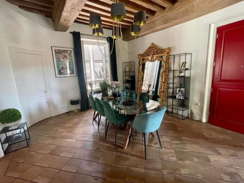 Appartement - 146 m² - 7 pièces