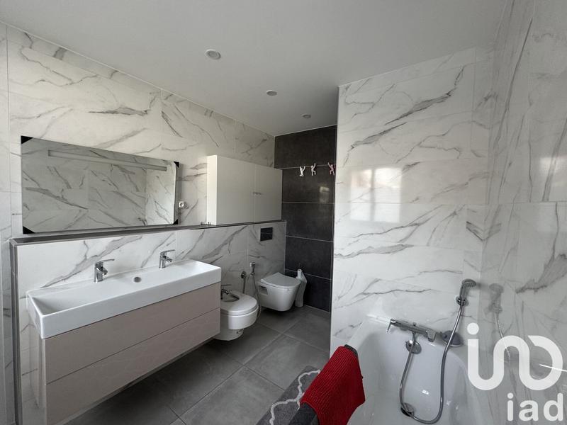 Maison - 108 m² - 5 pièces