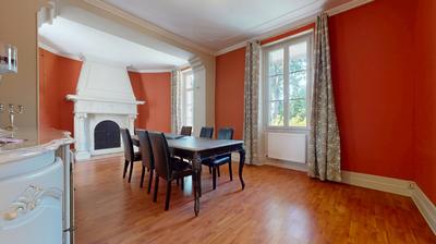 Maison traditionnelle - 350 m² - 12 pièces