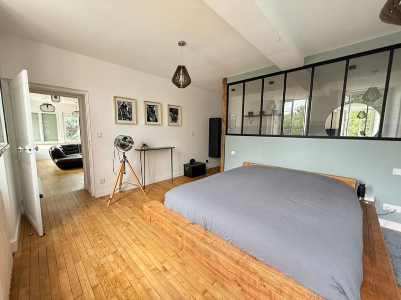 Maison - 270 m² - 8 pièces