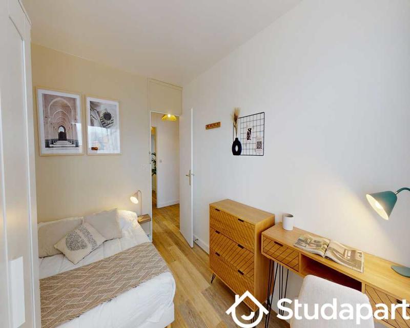 Chambre - 100 m² - 1 pièce