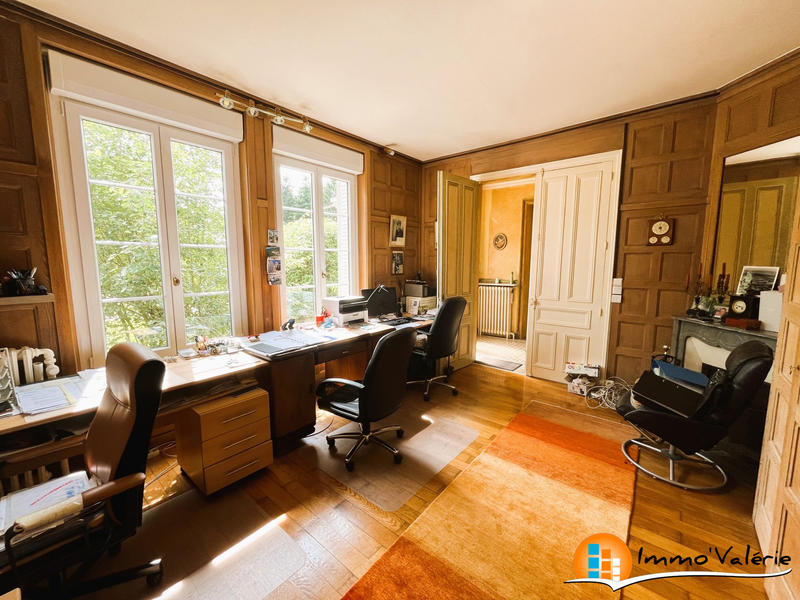 Maison - 761 m² - 16 pièces