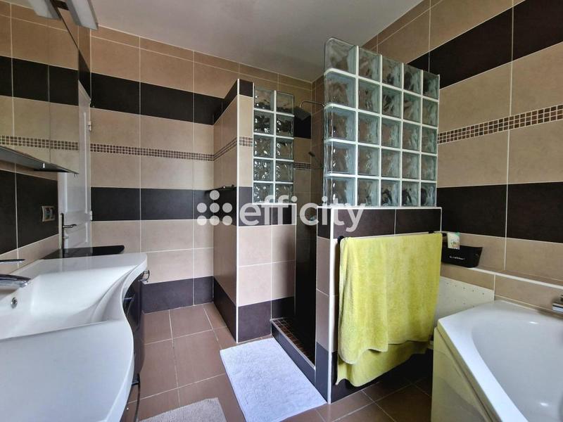 Maison - 163 m² - 5 pièces