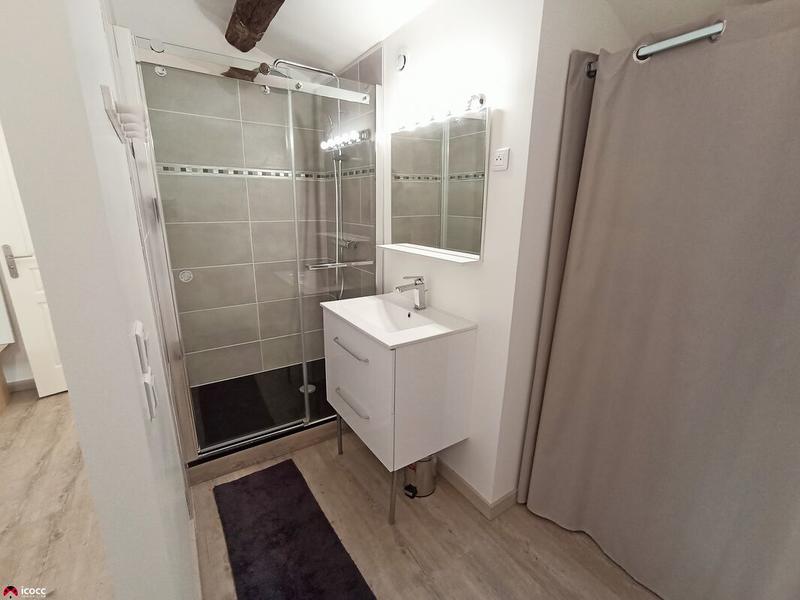 Maison - 530 m² - 8 pièces