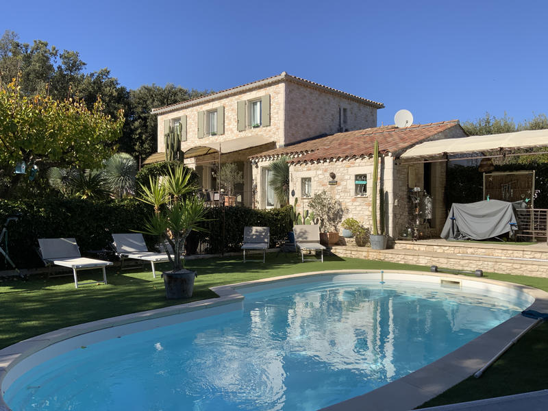 Maison - 190 m² - 7 pièces