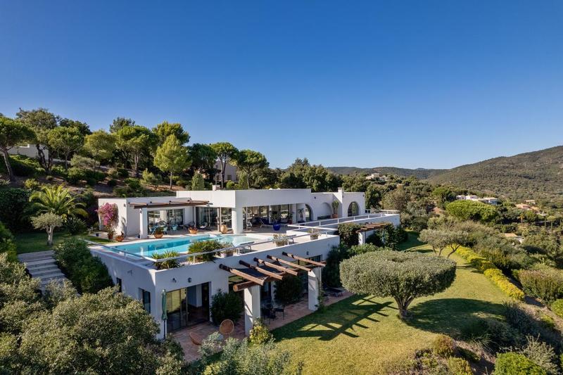 Maison d'architecte - 369 m² - 6 pièces