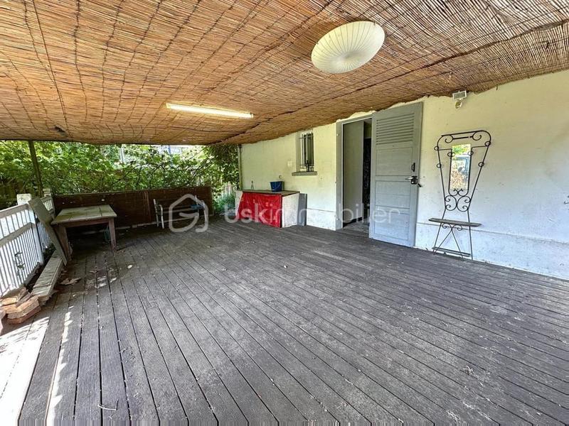 Maison - 210 m² - 8 pièces