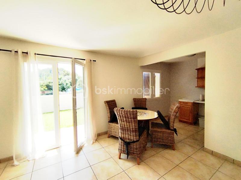 Villa - 219 m² - 8 pièces