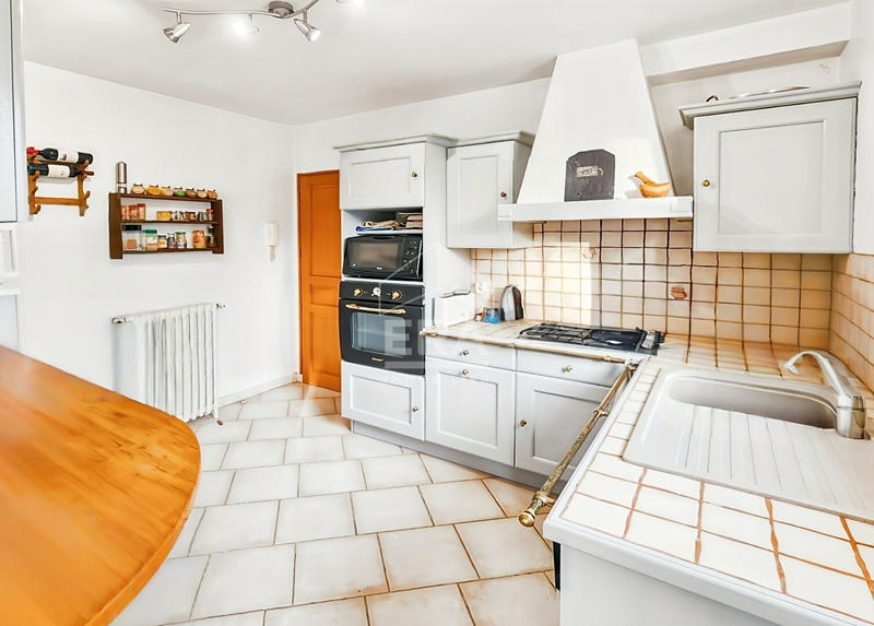 Maison - 175 m² - 10 pièces