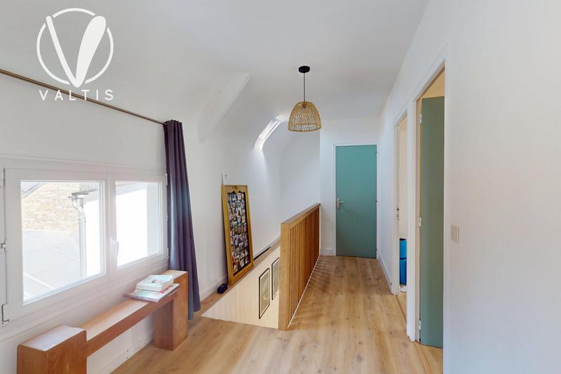 Maison - 137 m² - 6 pièces