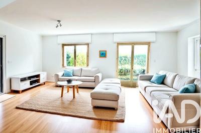 Maison - 182 m² - 8 pièces