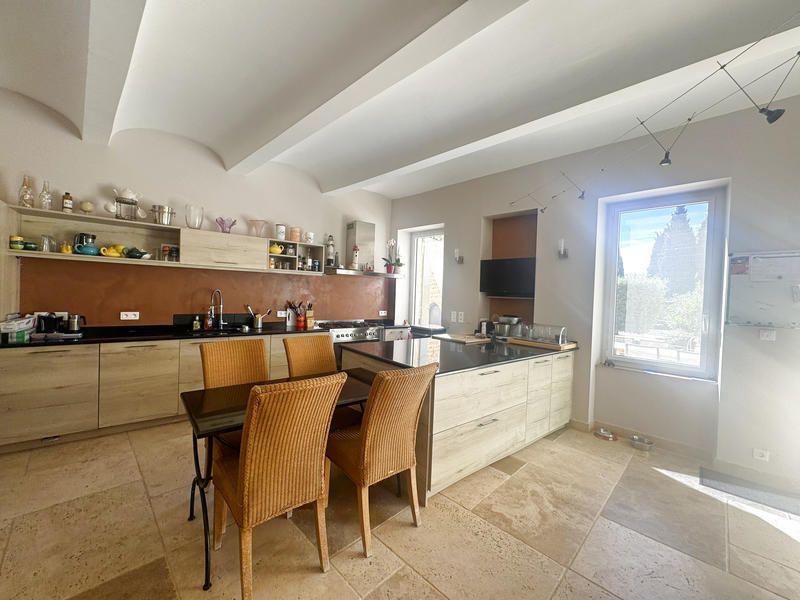 Mas - 425 m² - 14 pièces