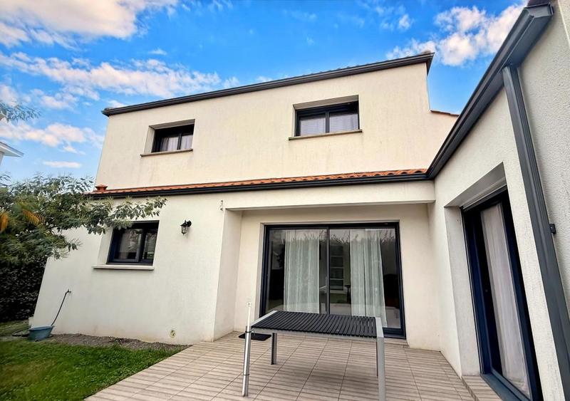 Maison - 145 m² - 6 pièces