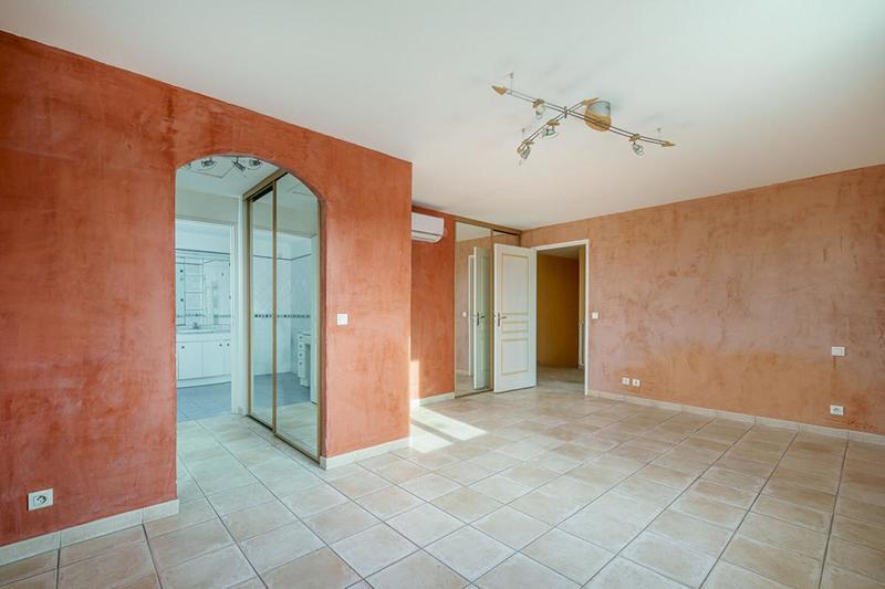 Maison - 200 m² - 6 pièces