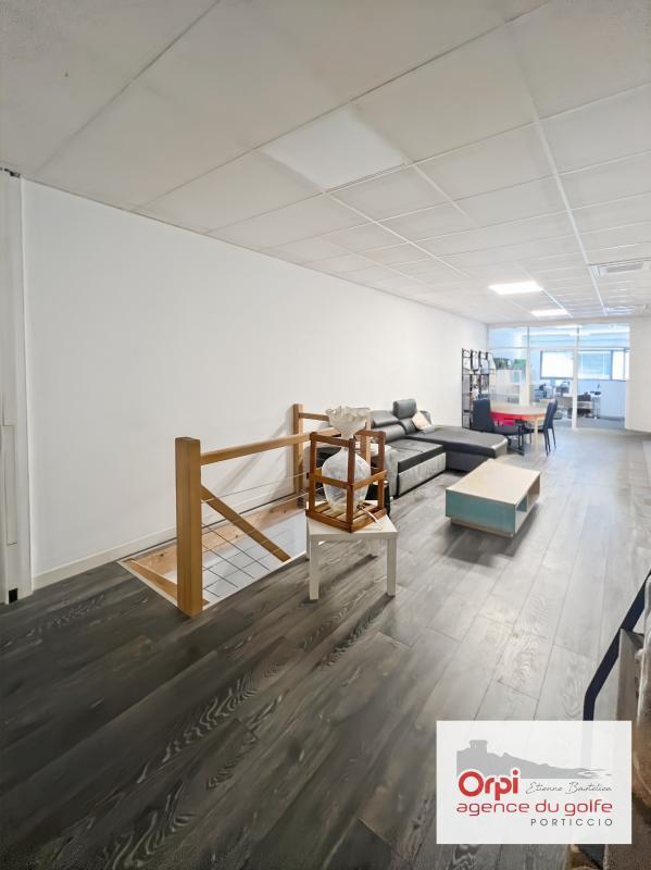 Entrepôt - 180 m²
