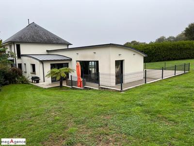 Maison - 174 m² - 6 pièces