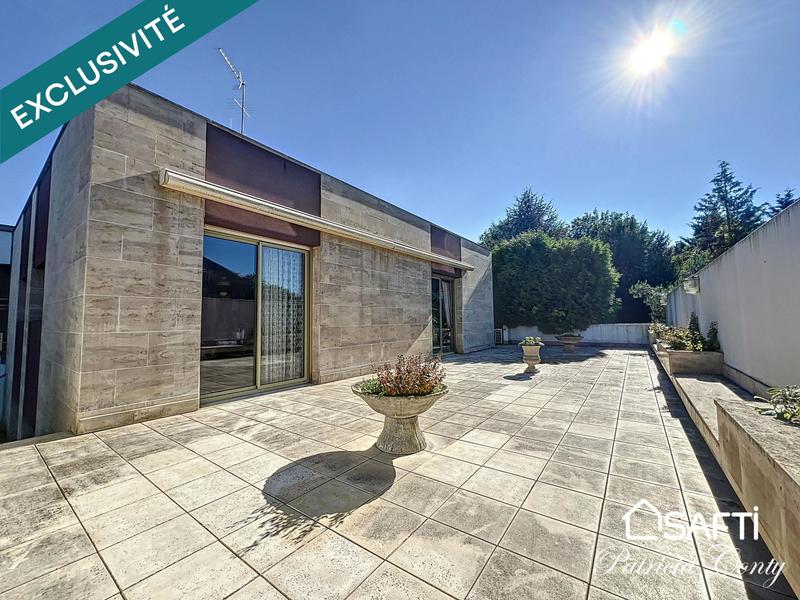 Maison - 460 m² - 11 pièces