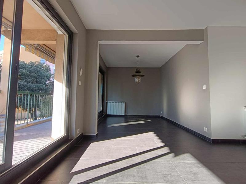 Appartement - 95 m² - 4 pièces