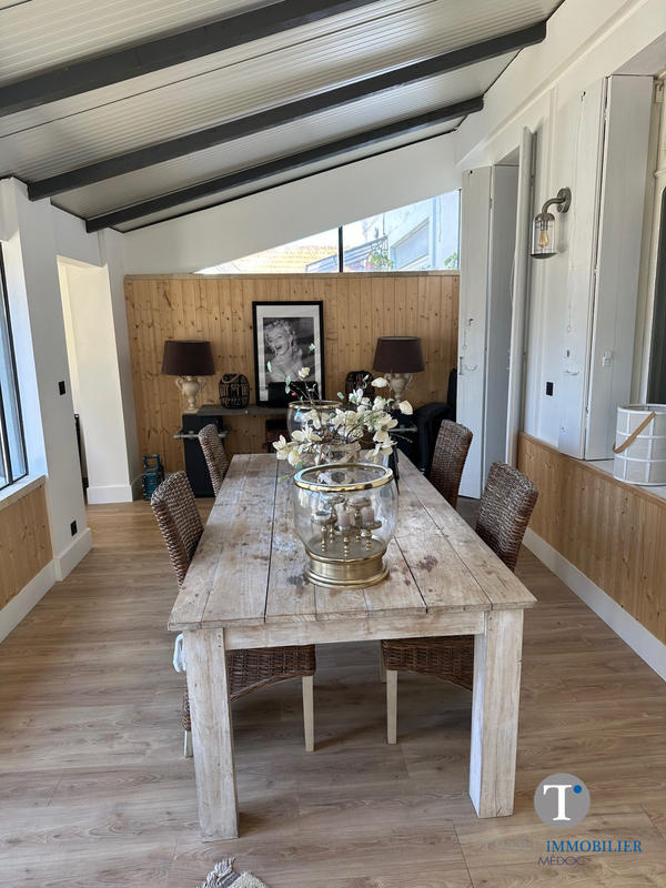 Maison traditionnelle - 267 m² - 9 pièces