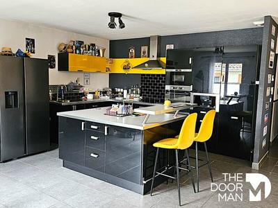 Maison - 130 m² - 7 pièces