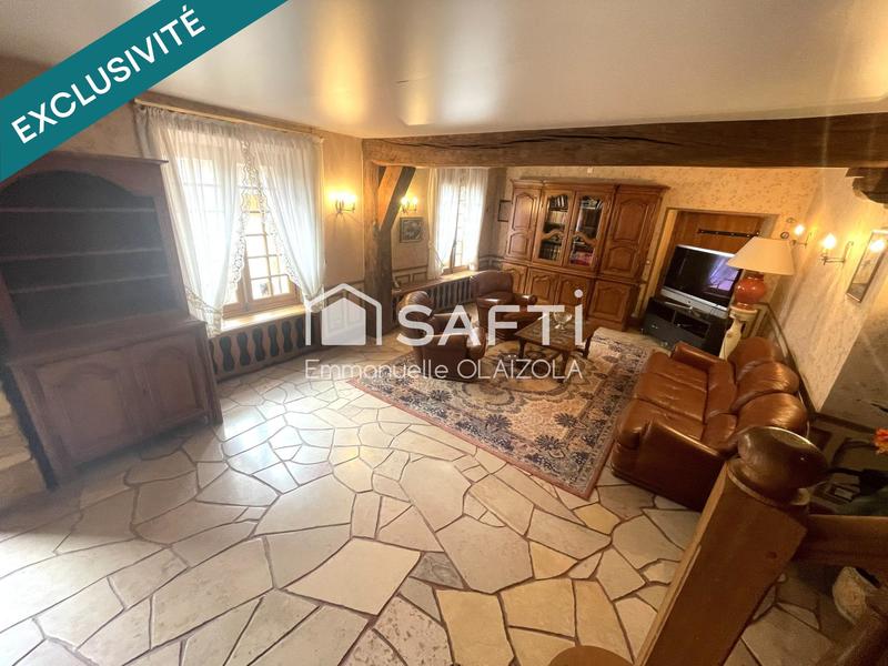 Maison - 235 m² - 9 pièces