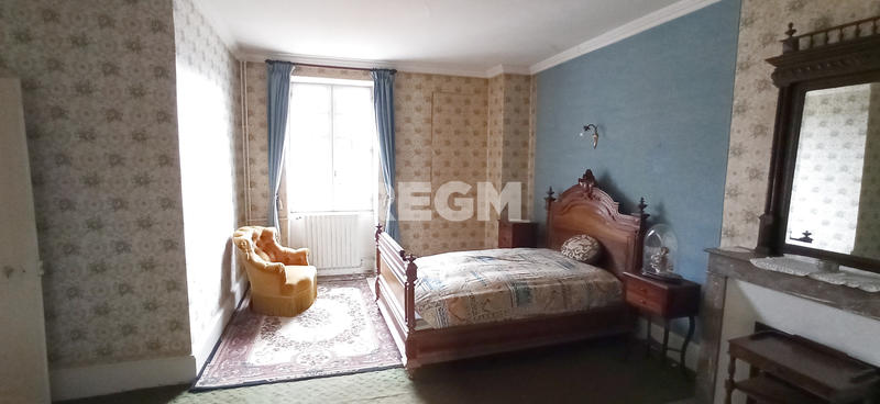 Propriété - 229 m² - 8 pièces