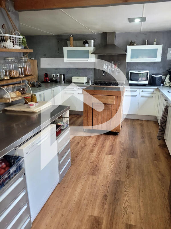 Maison - 122 m² - 4 pièces