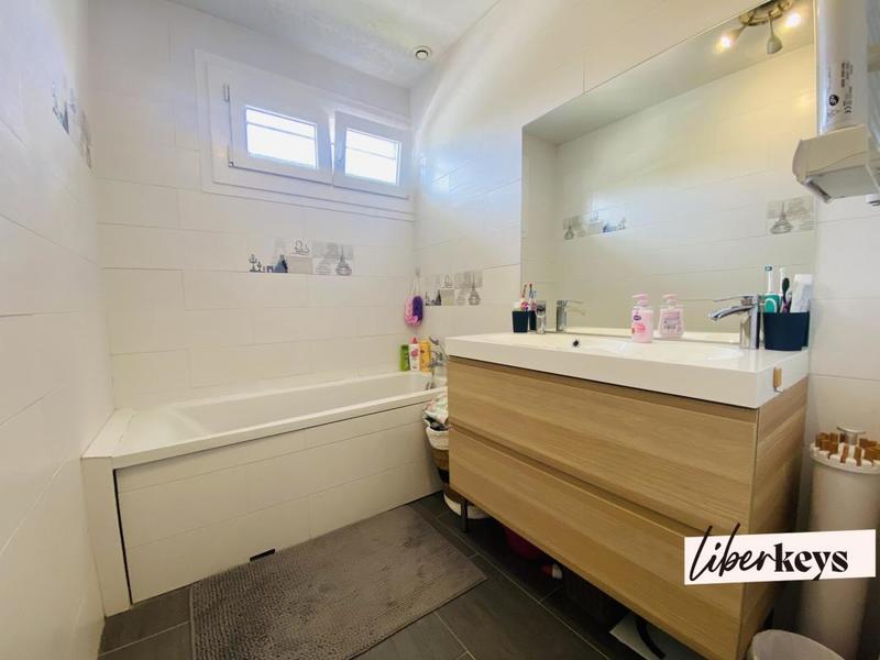 Pavillon - 120 m² - 7 pièces