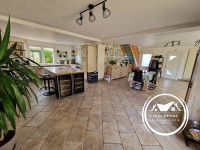 Maison - 240 m² - 6 pièces
