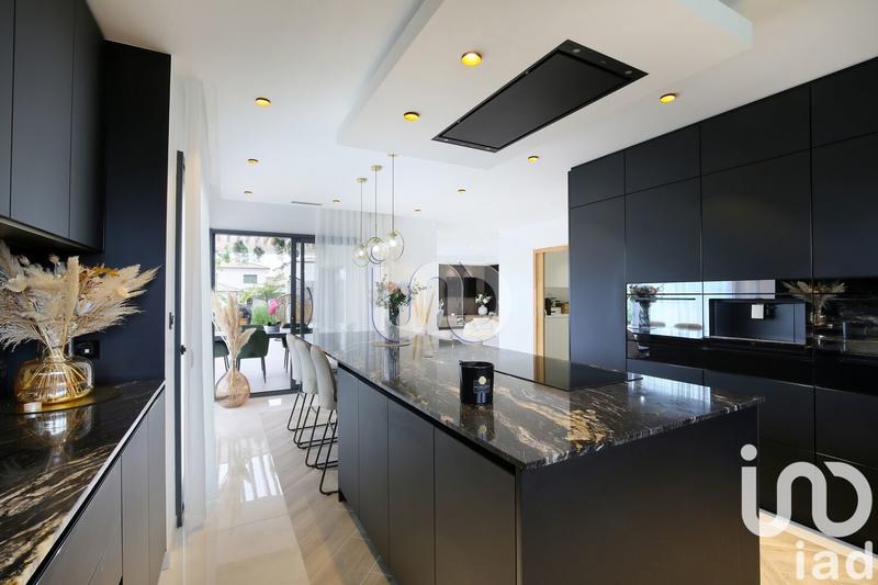 Maison de maîtres - 225 m² - 6 pièces