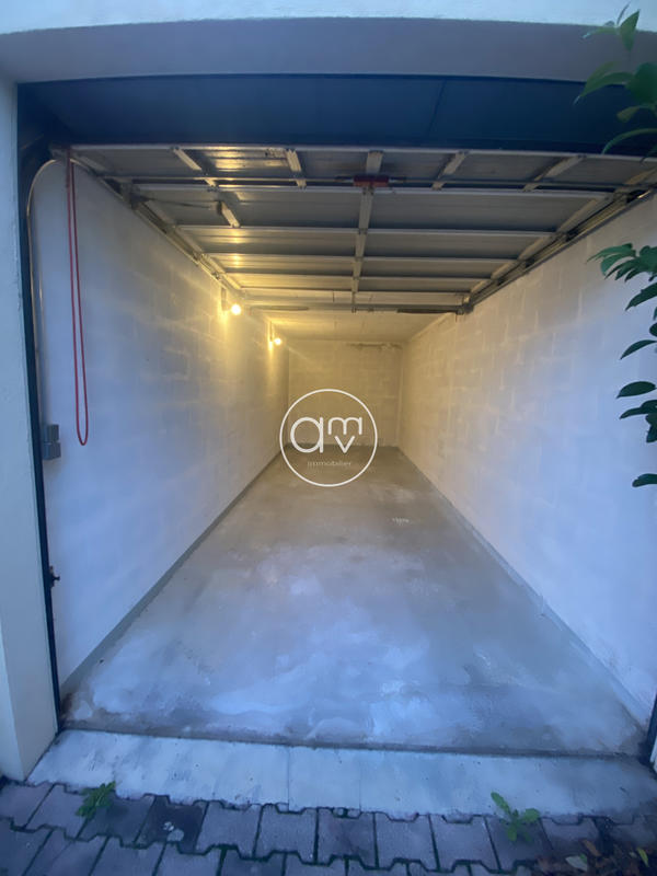 Parking / Garage - 14 m²