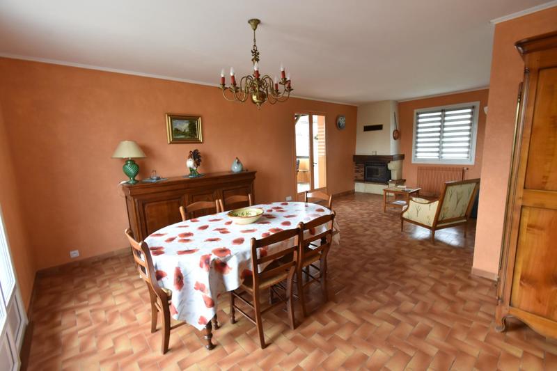 Maison - 102 m² - 9 pièces