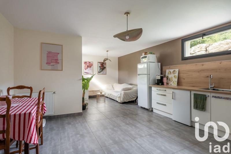 Maison - 220 m² - 7 pièces