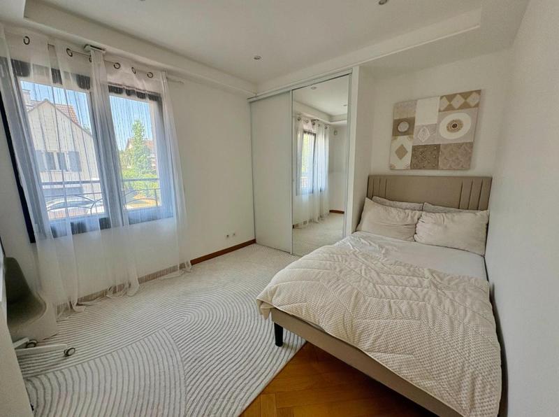 Maison - 310 m² - 9 pièces