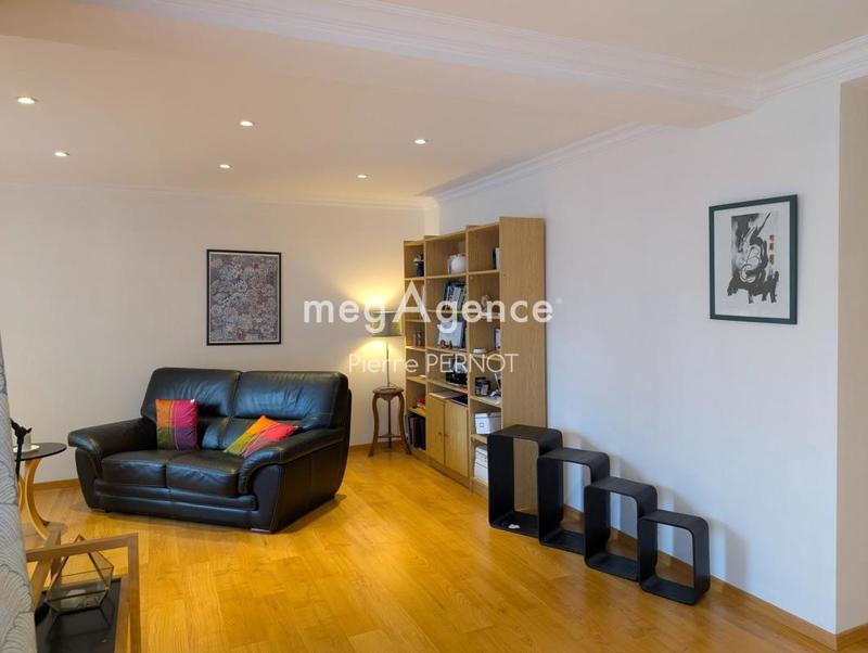 Appartement - 82 m² - 3 pièces
