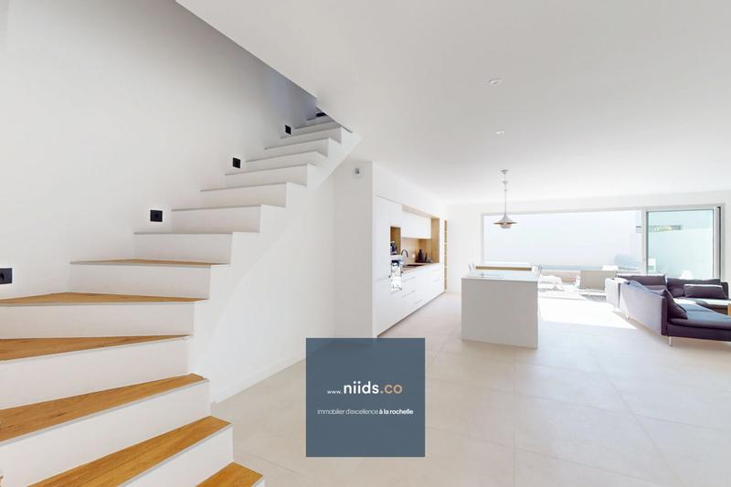 Maison - 189 m² - 5 pièces