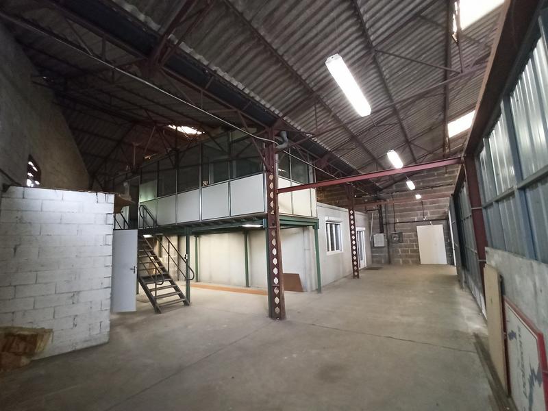 Entrepôt - 510 m²