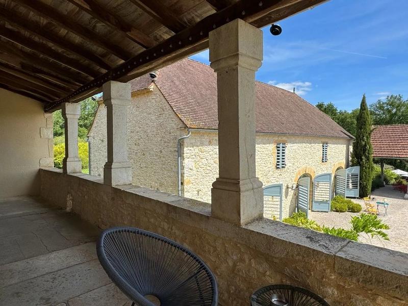 Maison - 361 m² - 11 pièces