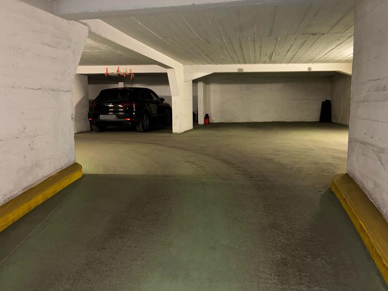 Parking / Garage - 12 m²