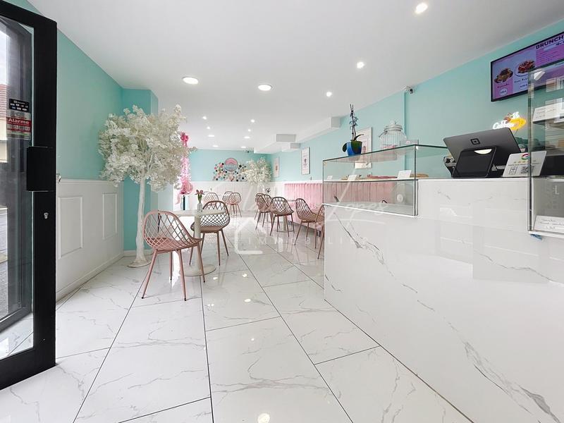 Local commercial - 80 m² - 1 pièce