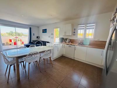 Maison traditionnelle - 84 m² - 4 pièces