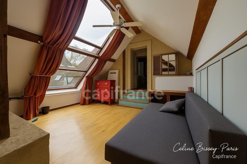 Maison - 256 m² - 6 pièces