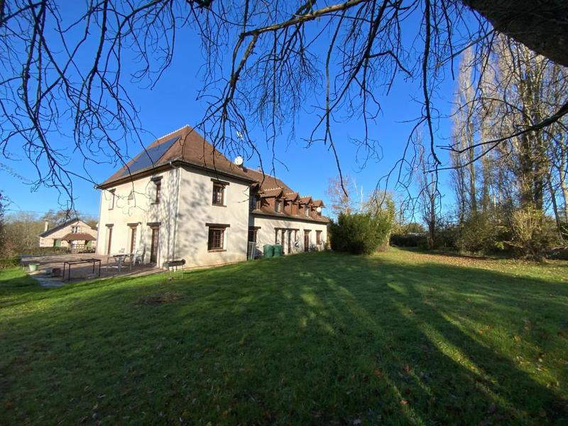 Maison - 362 m² - 12 pièces