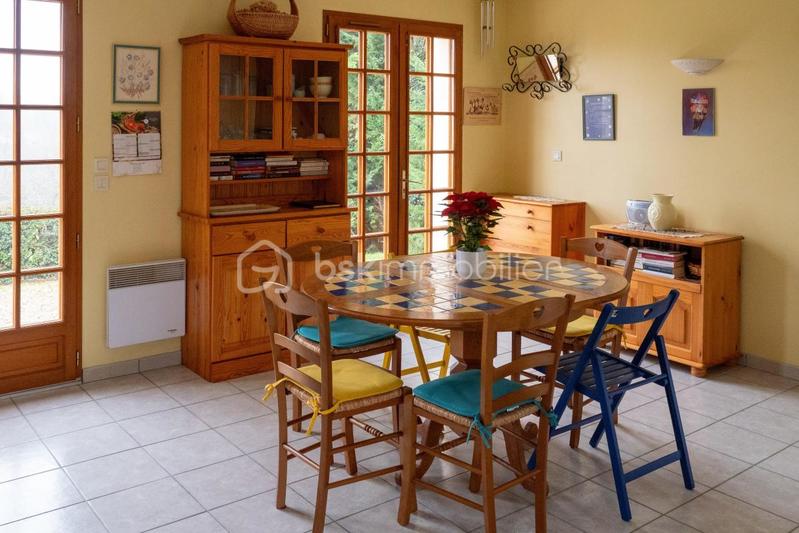 Maison traditionnelle - 148 m² - 9 pièces