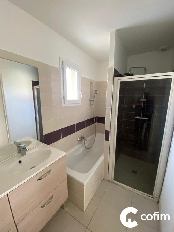 Maison - 99 m² - 5 pièces