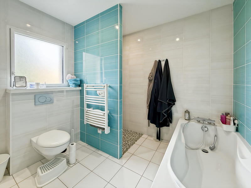 Maison - 180 m² - 6 pièces