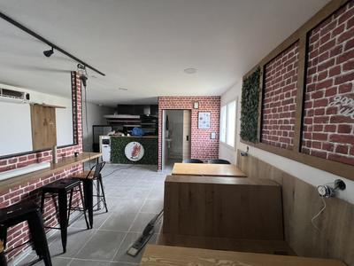 Local commercial - 90 m² - 1 pièce